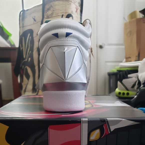 POWER RANGERS X WMNS FREESTYLE HIGH 'PTERODACTYL ZORD' - Picture 3 of 7